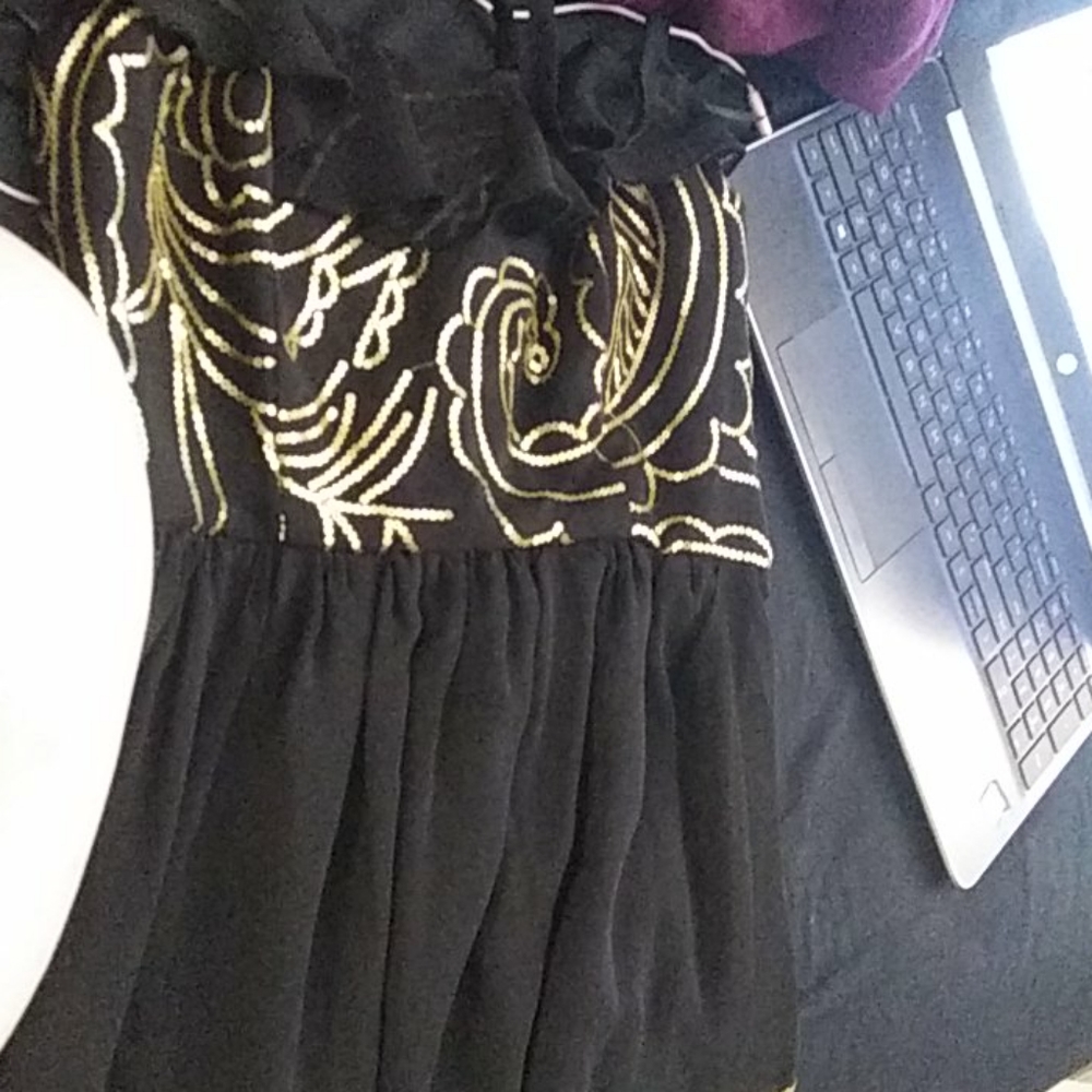 Black and gold size 7